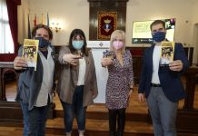 Firmado el convenio para poner en marcha el Carnet Jove de Esplugues